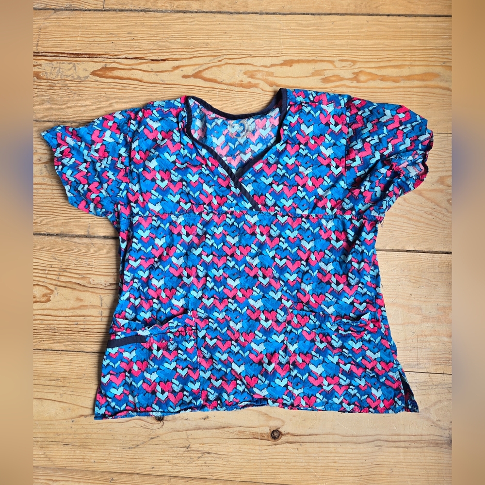 Health Pro Blue Pink Heart Scrub Top Size Large